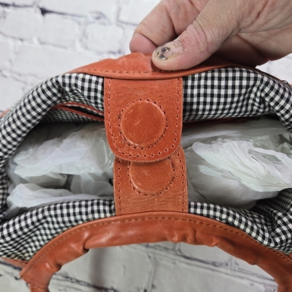 Cydwoq Ny tangerine glazed leather circle ring handle handbag purse - Picture 2 of 7